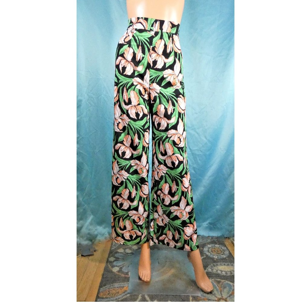 Bright and pretty Naanaa wide leg flowing floral high waist pants 6 (4-6)